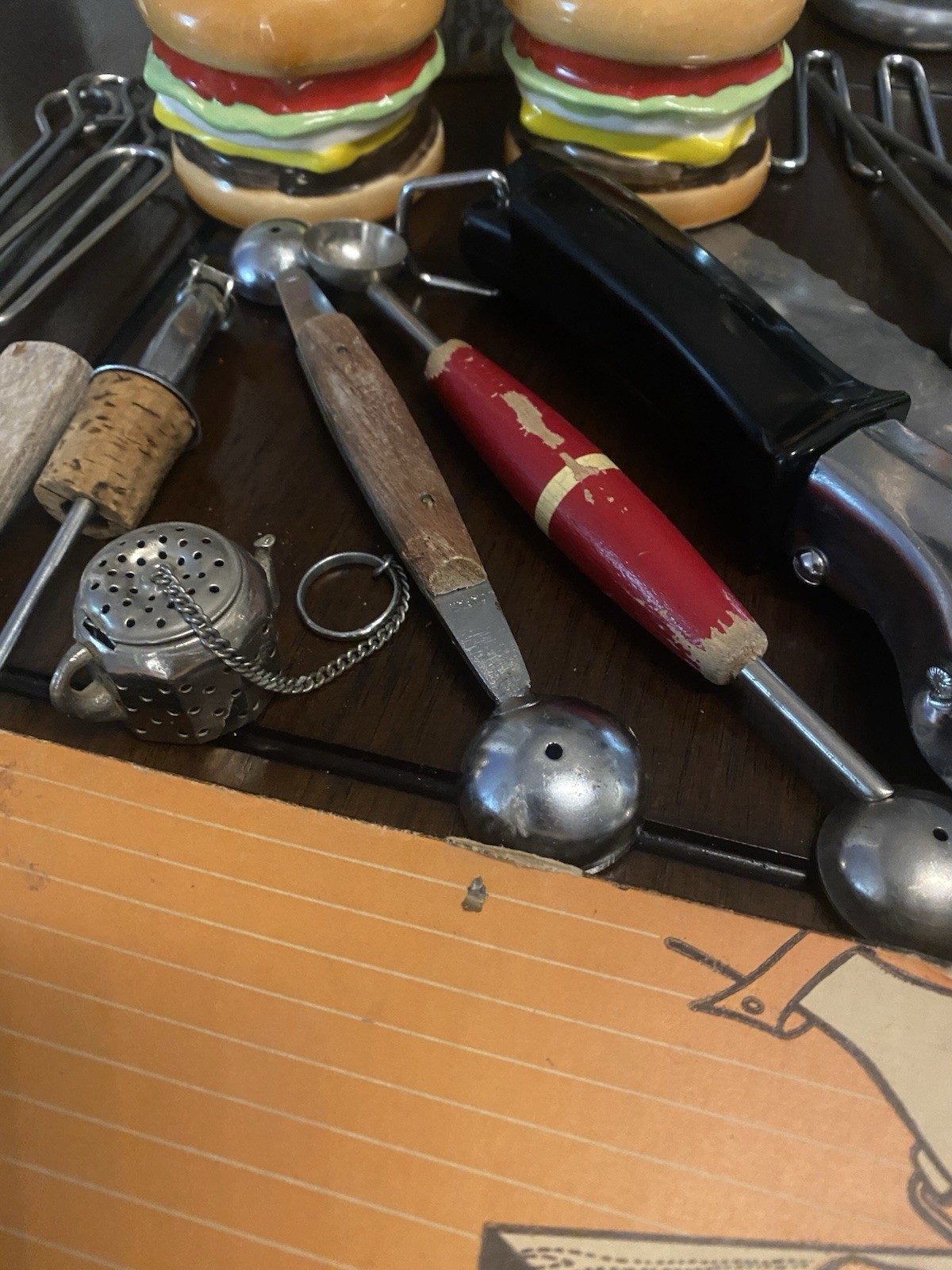 Big Lot Of Vintage Retro Kitchen Collectibles, Gadgets,Utensils,Decor &More!