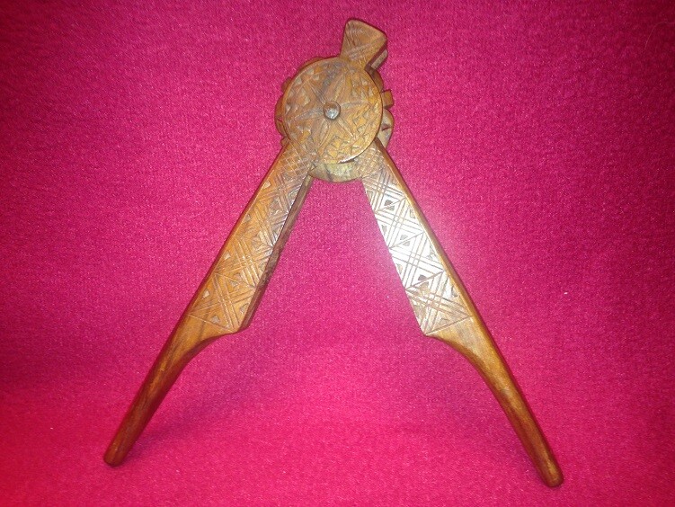 Vintage Nutcracker Hand Crafted Wooden YHGOSI AVIA