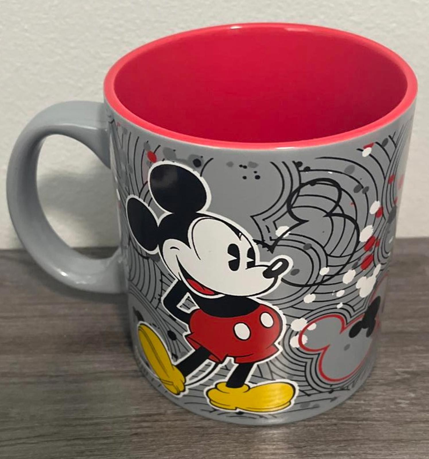 Disney 20 Oz Ceramic Coffee Mug Mickey Mouse Grey and Red Cup with handle