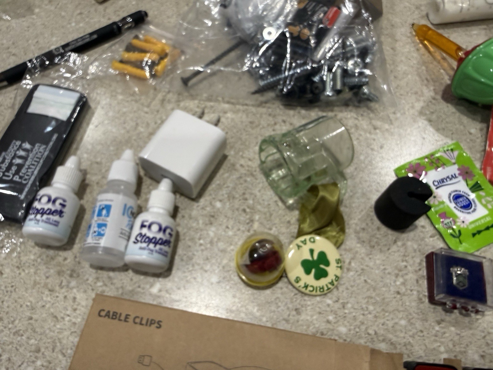 VINTAGE COLLECTIBLES JUNK DRAWER LOT LOTS OF ImITEMS Pins, Anti-Fog Keychains ￼