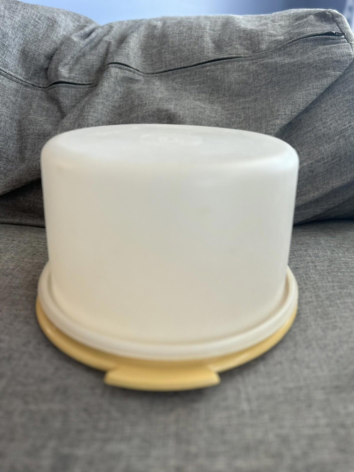 Tupperware 684-5 Round 9 Inch Cake Carrier Keeper Harvest Gold Yellow NO HANDLE