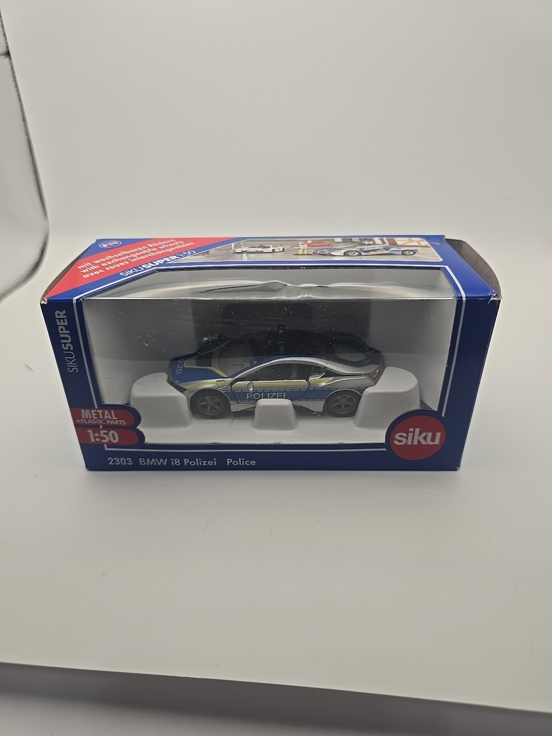 1:50 Siku Super : BMW i8 -Police Polizei Open Box