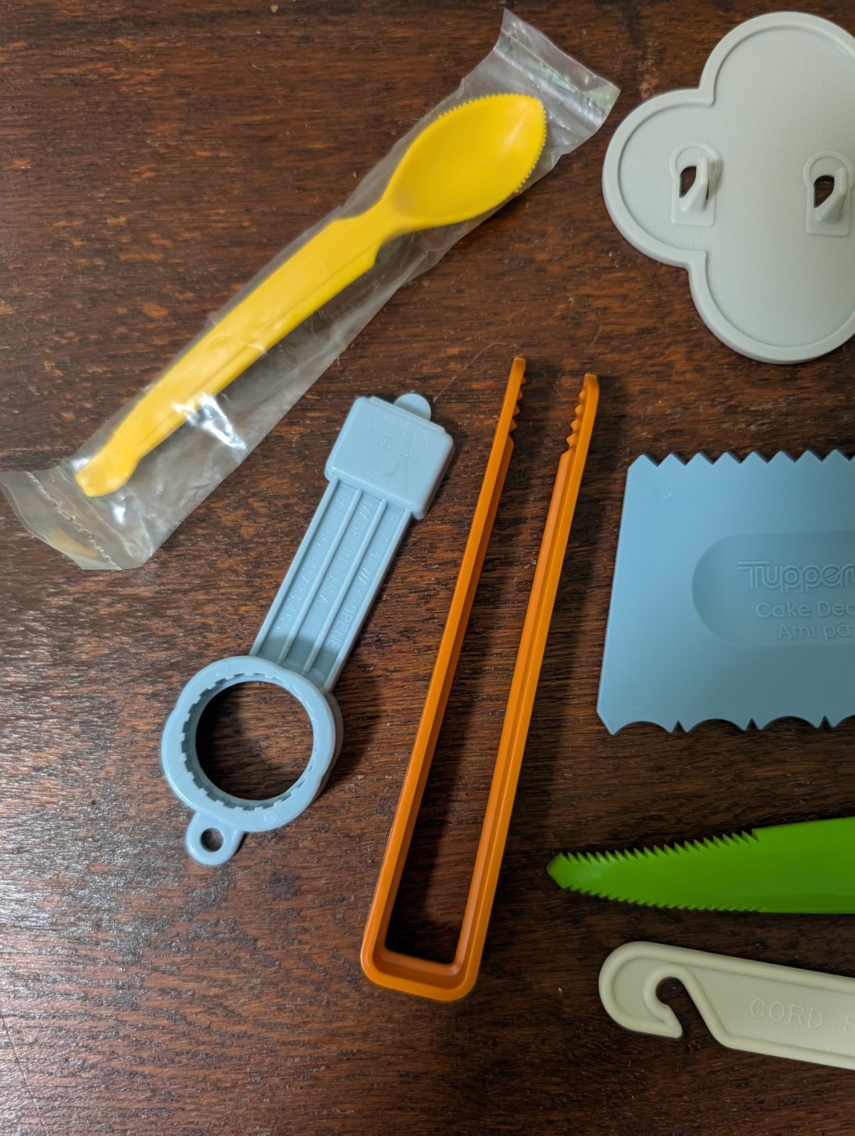 Vintage Collectible Tupperware Miscellaneous Utensils and Other Items 8 Piece