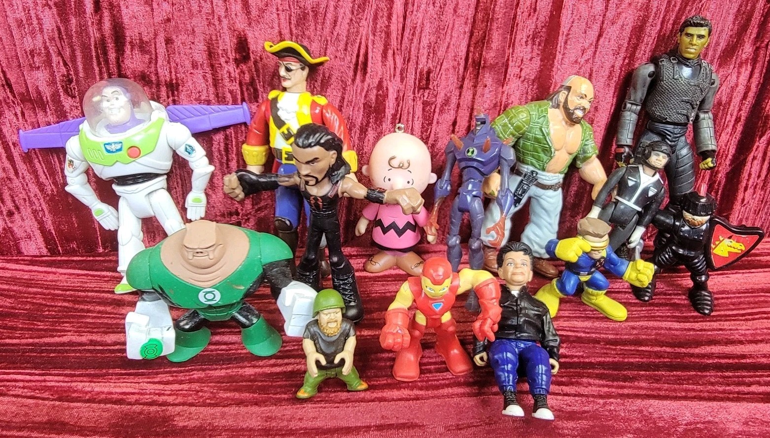 Vintage Toy TOYS Lot ACTION FIGURE AS FOUND CHARLIE HEROE PIRATE BIG MIX MINI