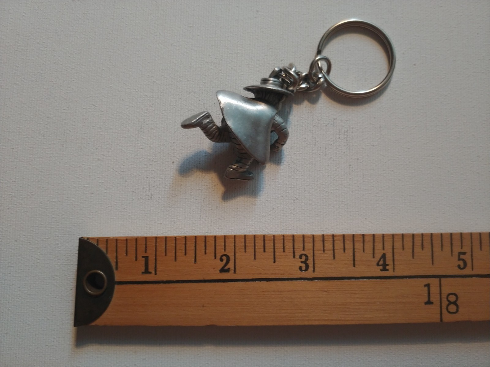 * PEWTER MCDONALDS HAMBURGLAR RESTAURANT KEYCHAIN KEY CHAIN RING PORTE CLEFS *