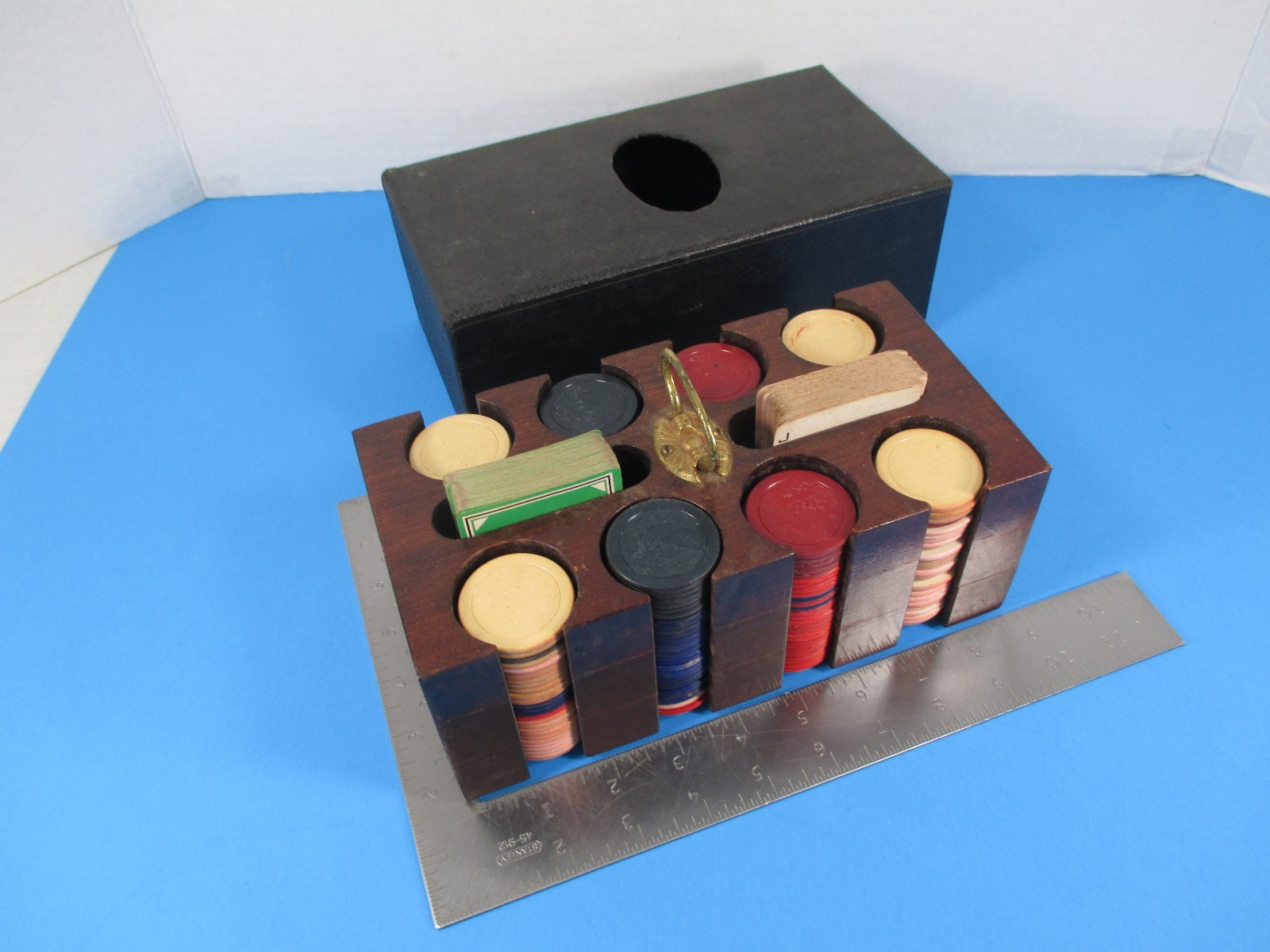 Vintage Poker Chips Carrier Wooden Rack & Cardholder Bakelite? With Lid VS15