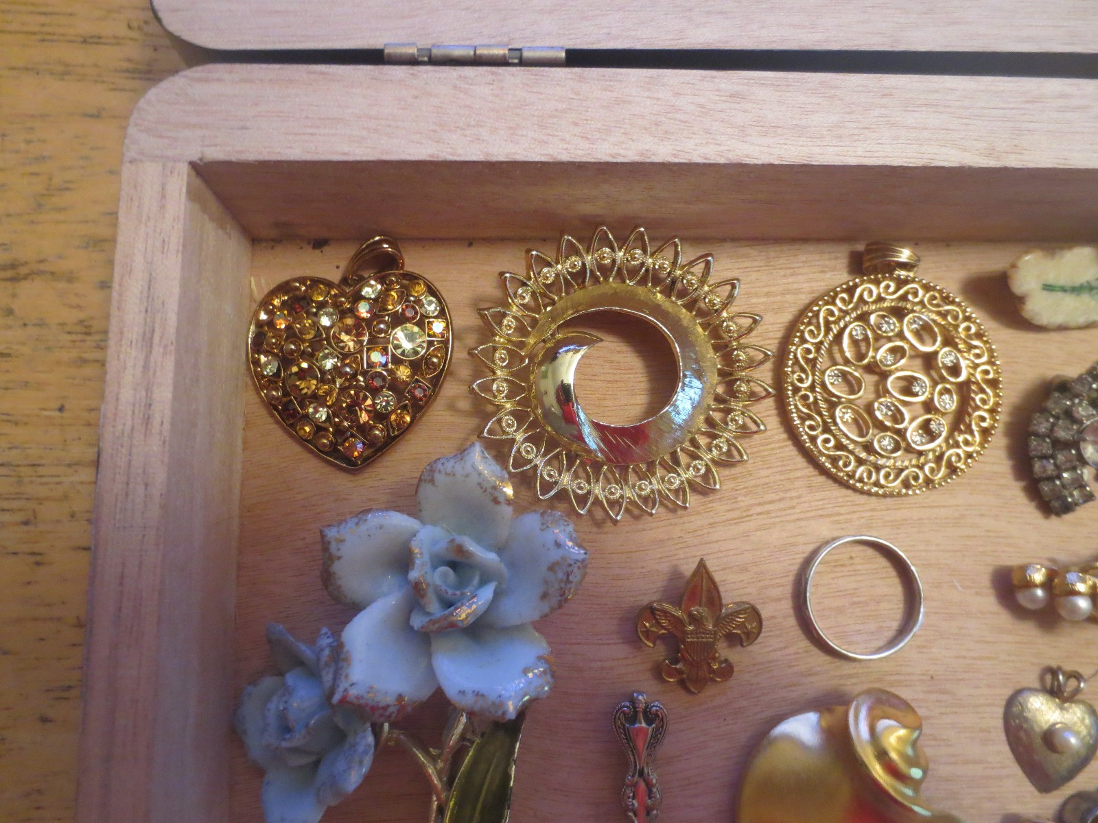 junk drawer lot jewelry lot OLD STERLING ring old signed LISNER item old heart