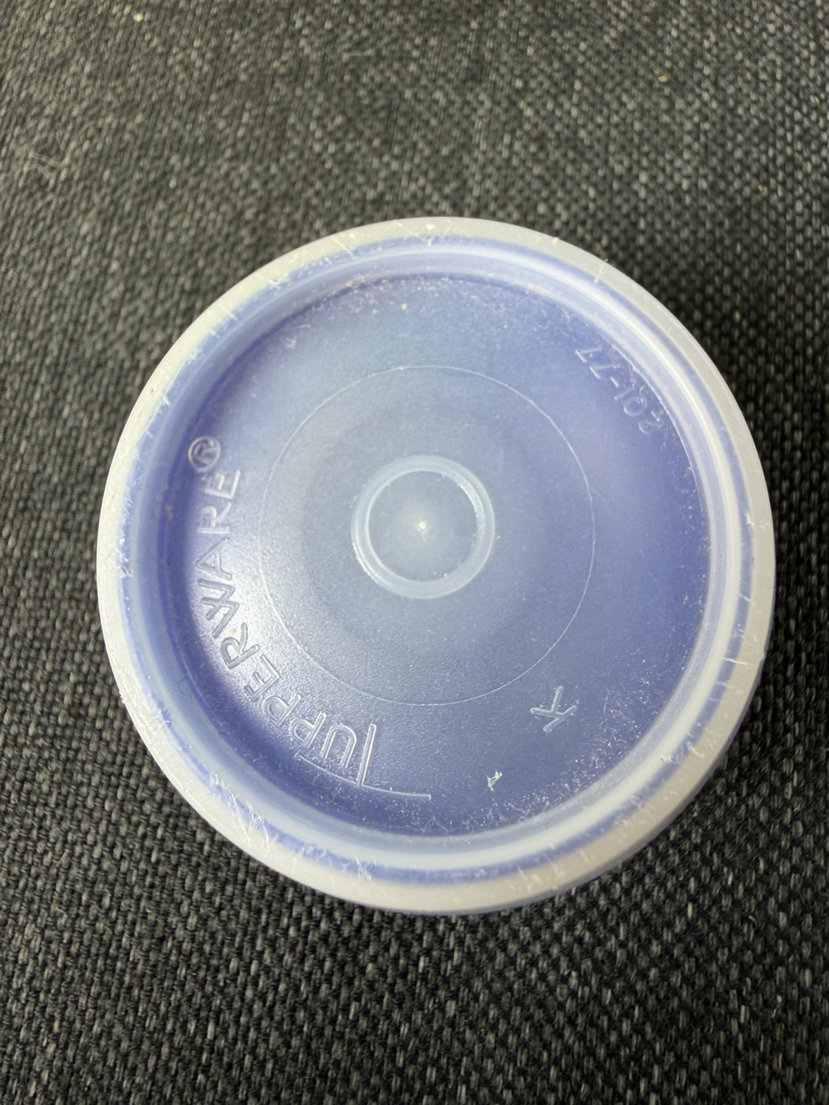 Tupperware blue Smidget container