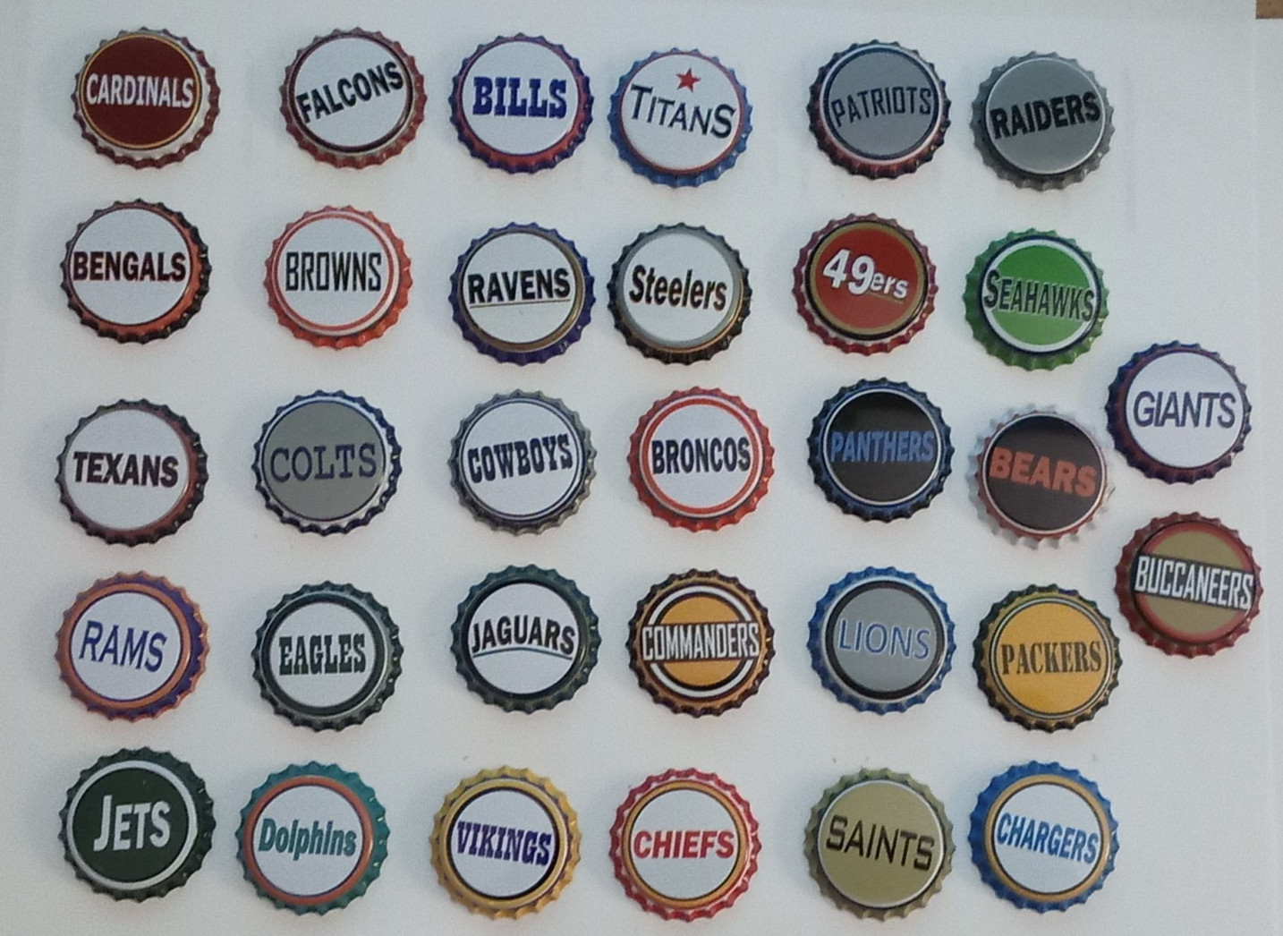 🏈NFL Team Bottle Caps Complete Set of 32 – New & Unused! 🏈