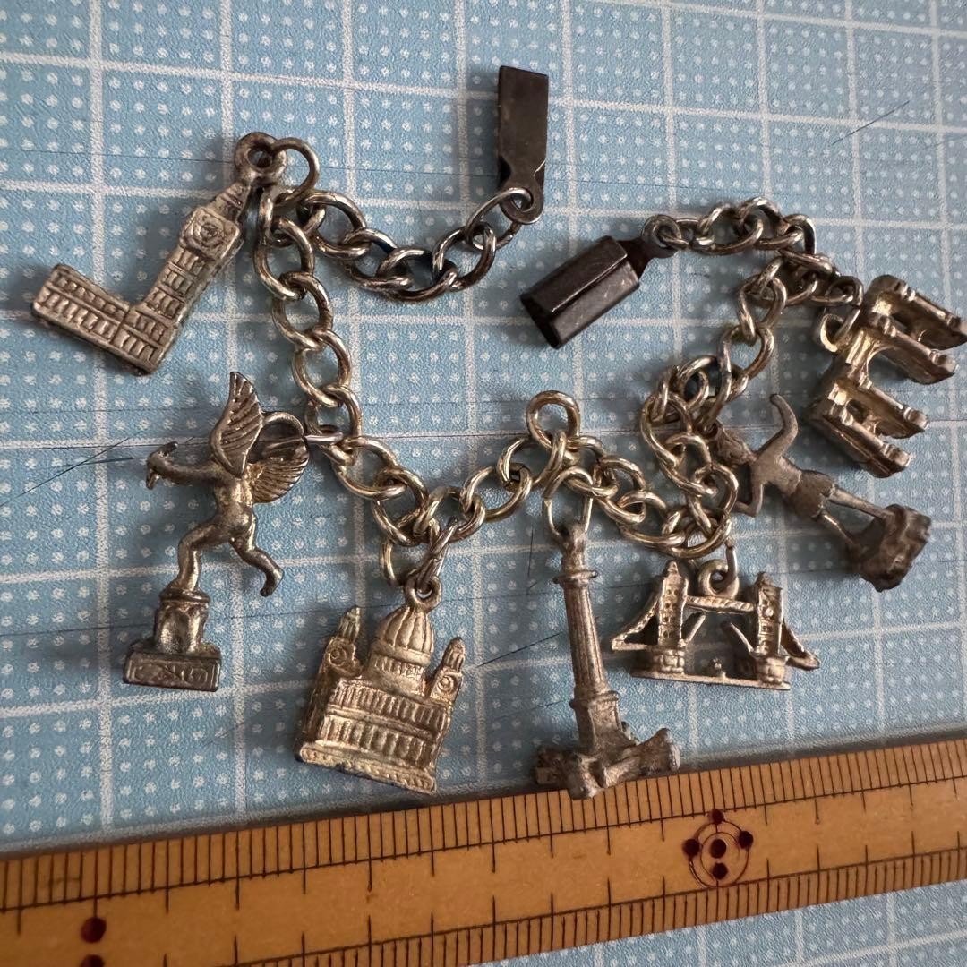 England Travel London Souvenir Charm Bracelet 60s Chain 70s Jewelry