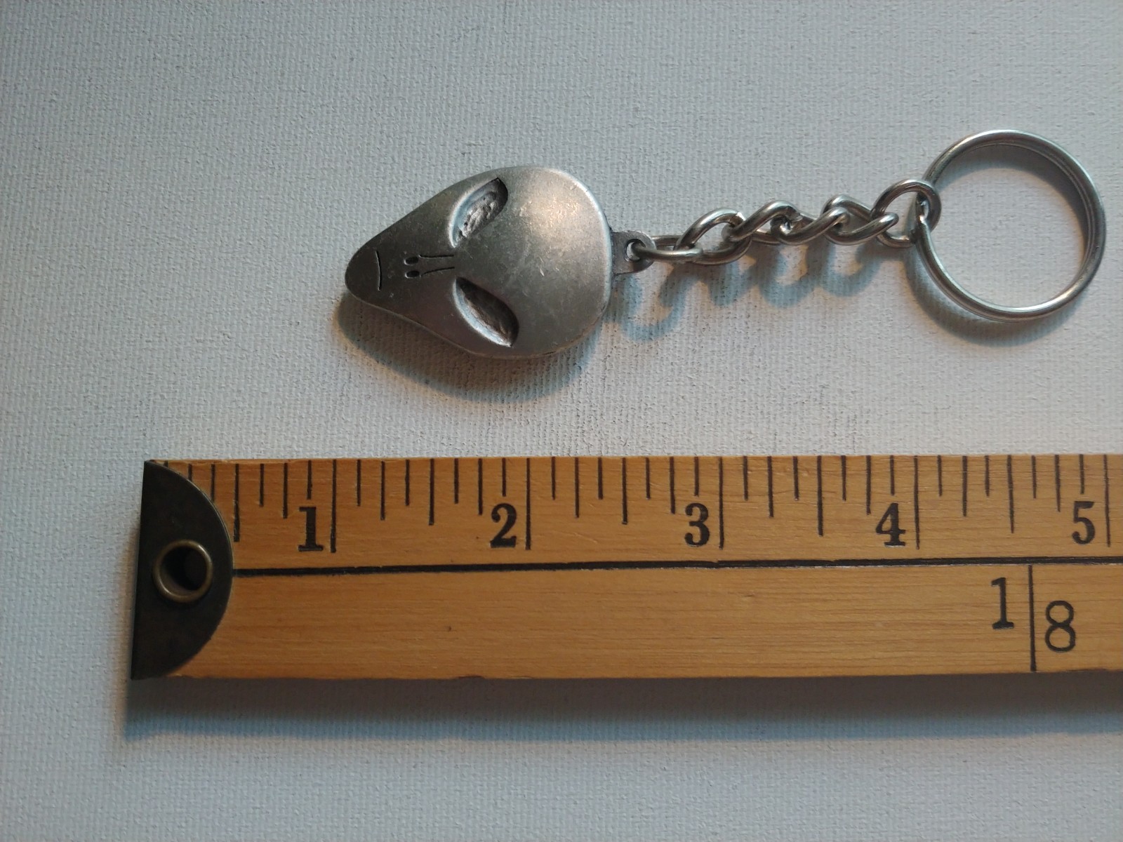 PEWTER ALIEN UFO EXTRA TERRESTRIAL SPACE KEYCHAIN KEY CHAIN RING PORTE CLEFS