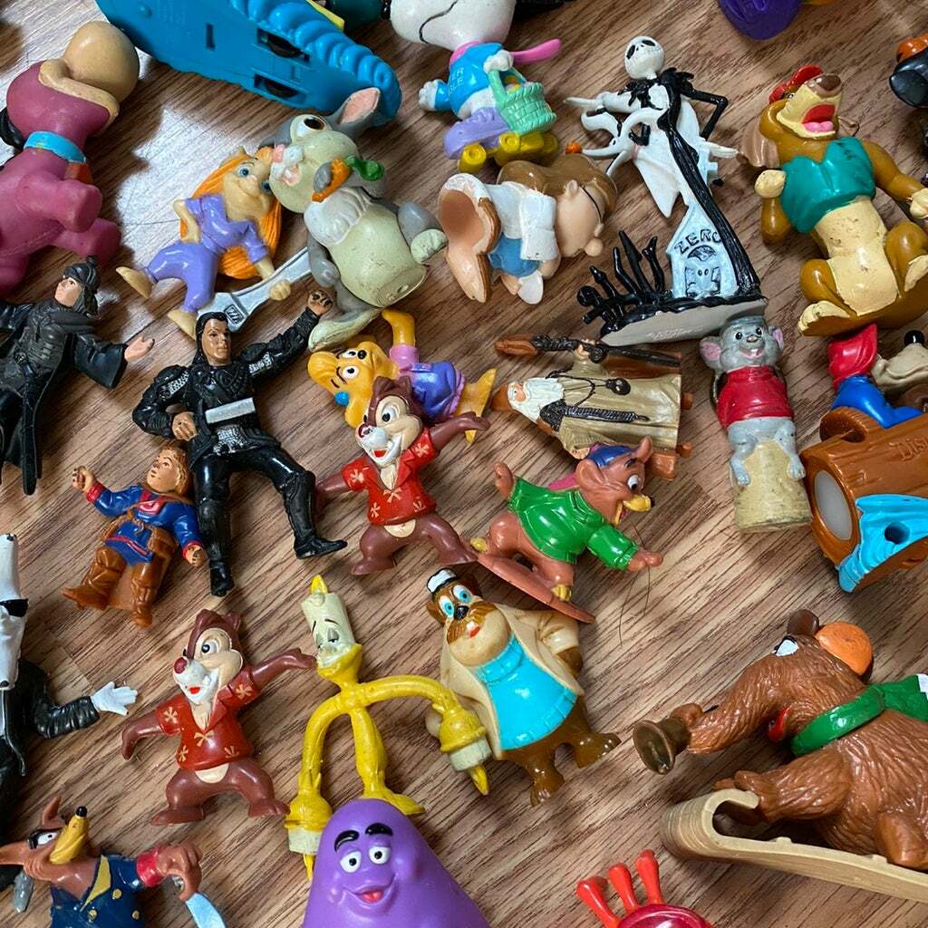 5 pound box lot – Estate Services Warehouse Sale-new/used items-see description8