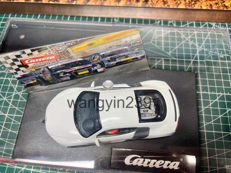 Carrera 1/32 Scale Audi R8 Coupe V10 White Model
