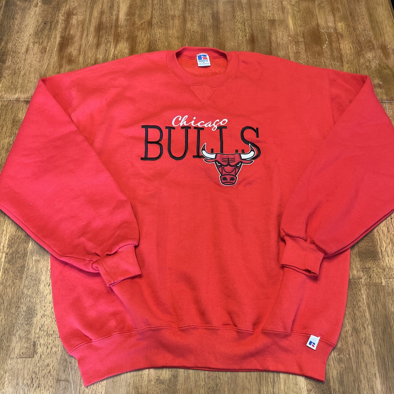 VINTAGE Chicago Bulls Sweatshirt XL Red Russell Athletic Crew V Notch 90s Shirt