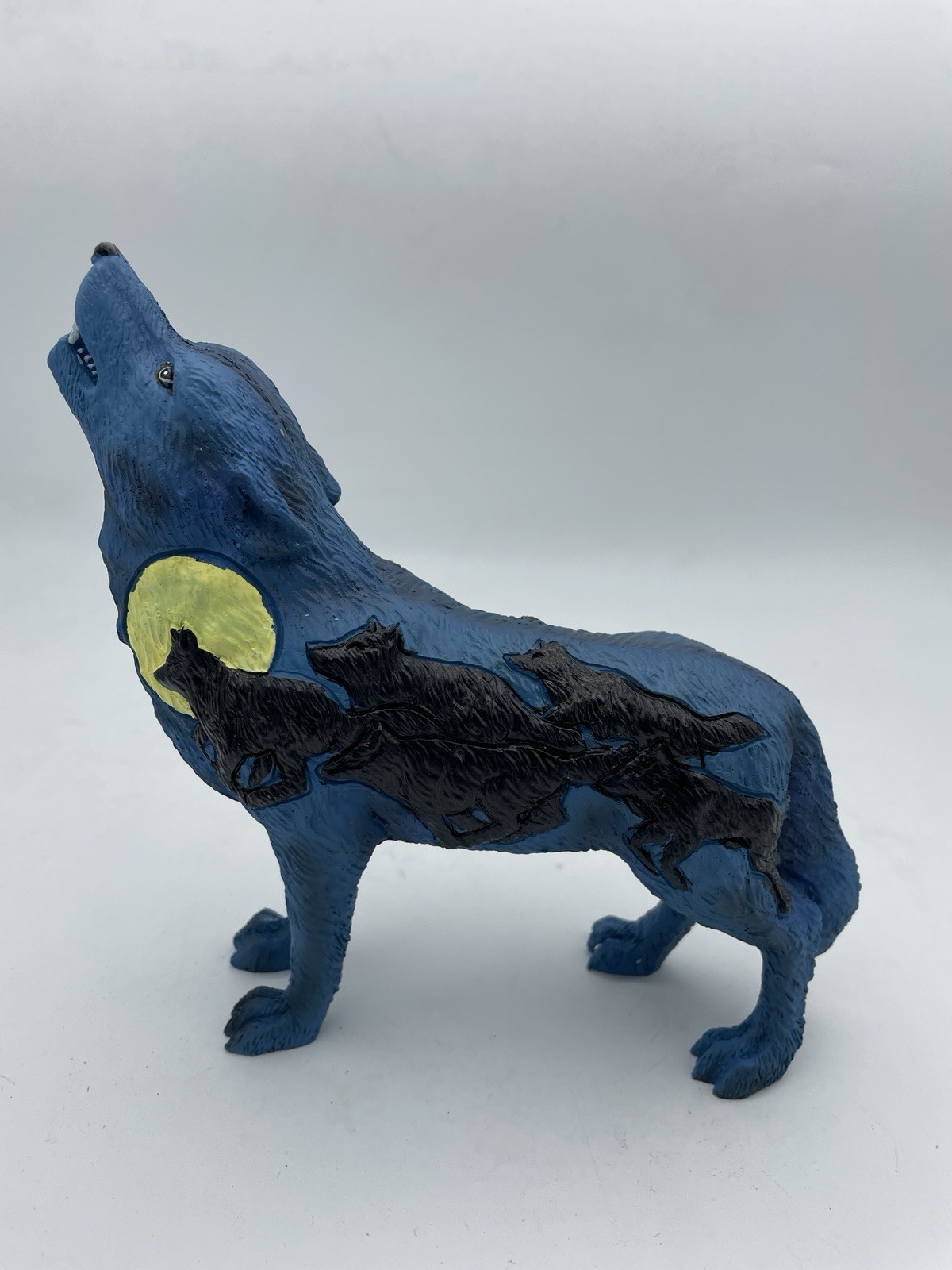 Pacific Giftware Wolf Spirit Night Rush Howling Wolf Collectible Figurine, 6.25L