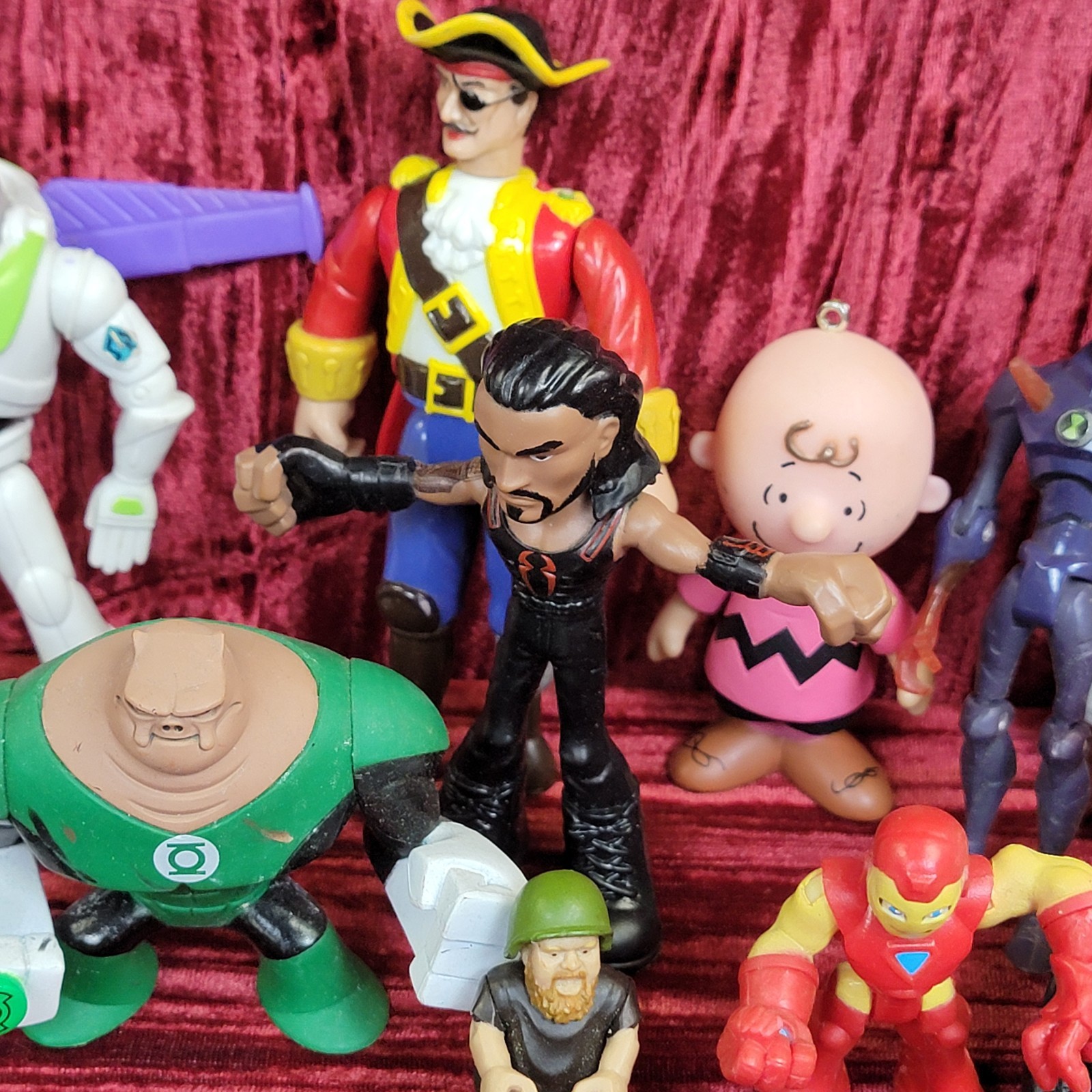 Vintage Toy TOYS Lot ACTION FIGURE AS FOUND CHARLIE HEROE PIRATE BIG MIX MINI