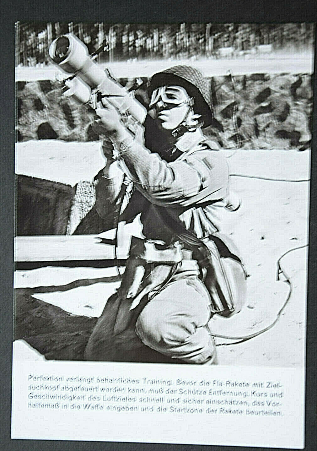 50803 Photo AK Fla Missile with Targeting Head with Gunners in Perfection DDR
