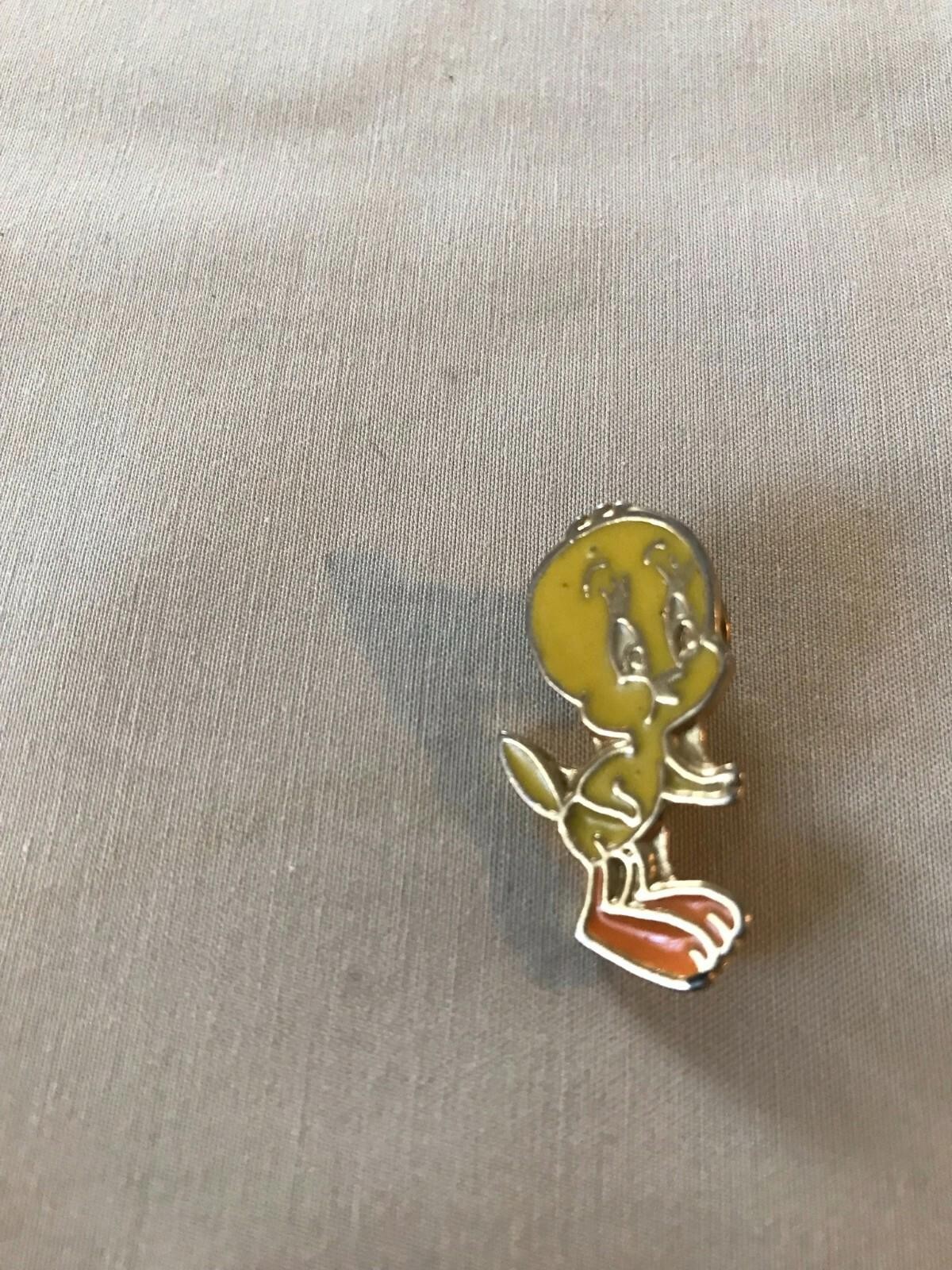 Vintage Tweety Bird Enamel Pin Collectible 1.25″ Yellow Cartoon