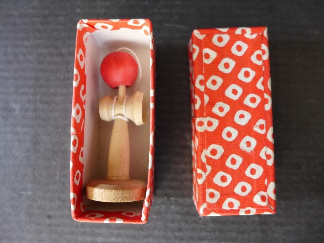 Period item [Stock item] Woodwork Small Kendama Kendama boxed Folk art Showa