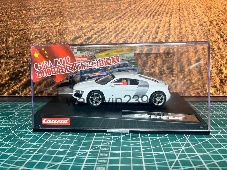 Carrera 1/32 Scale Audi R8 Coupe V10 White Model
