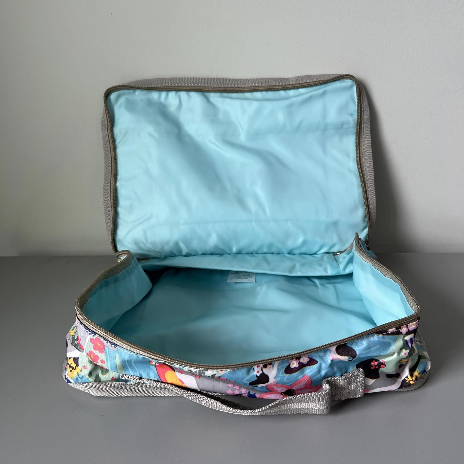 Lesportsac Hawaii Small Organizer in Light Gray NWT