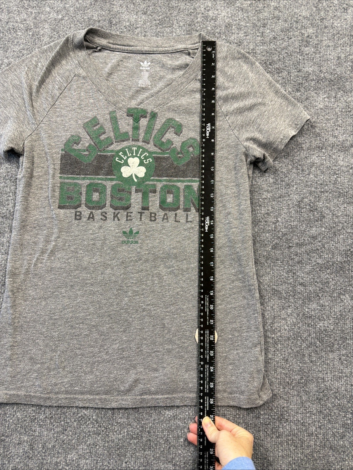 Adidas Distressed Boston Celtics V-neck Women’s T Shirt XL