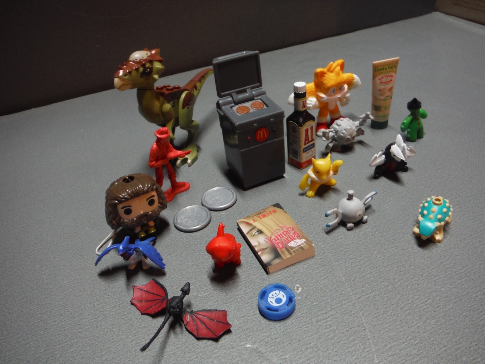Vintage Cool Junk Drawer Lot Random Mixed Items 20 pcs Dino missing arm