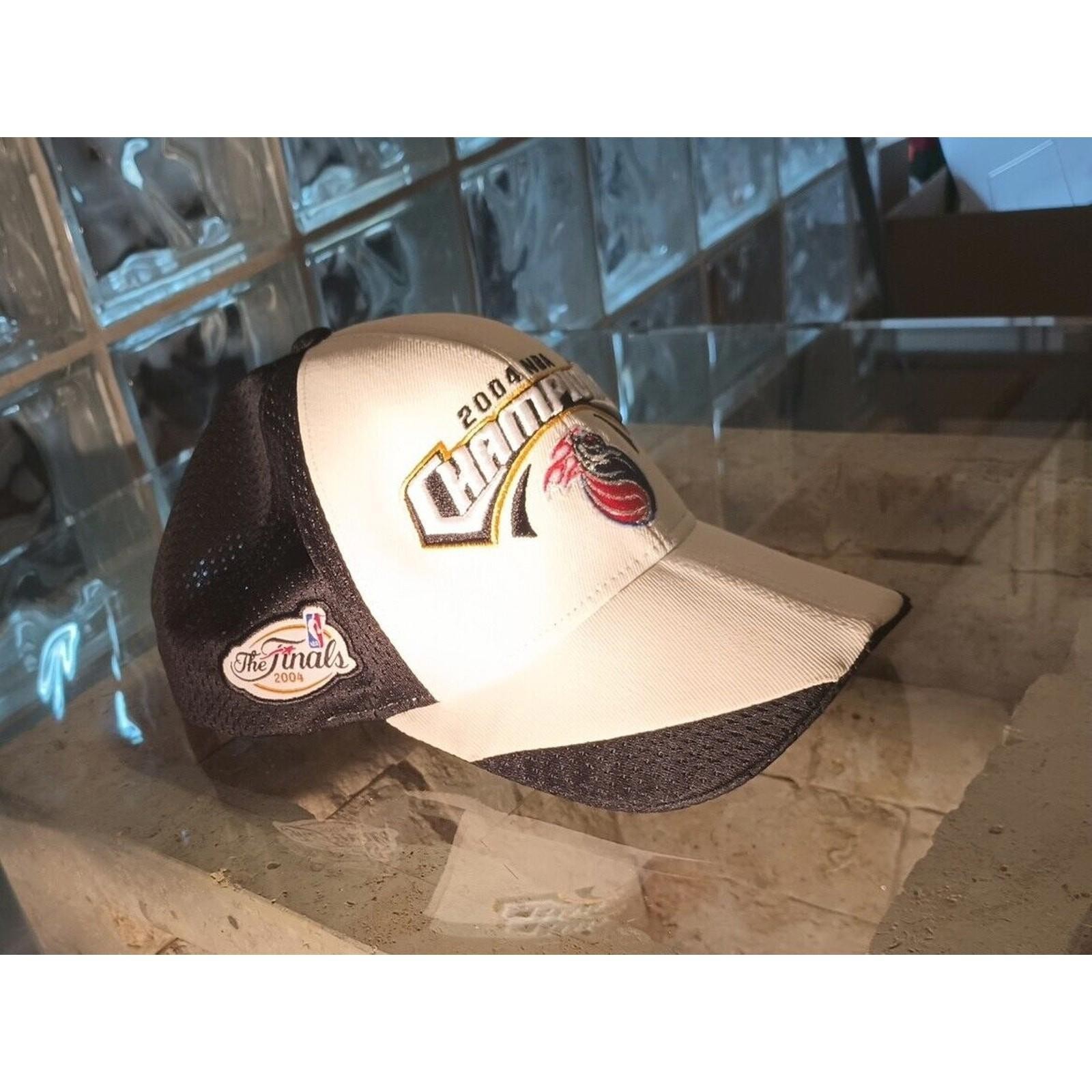Reebok Detroit Pistons 2004 NBA Champions Authentic Locker Room Edition Hat