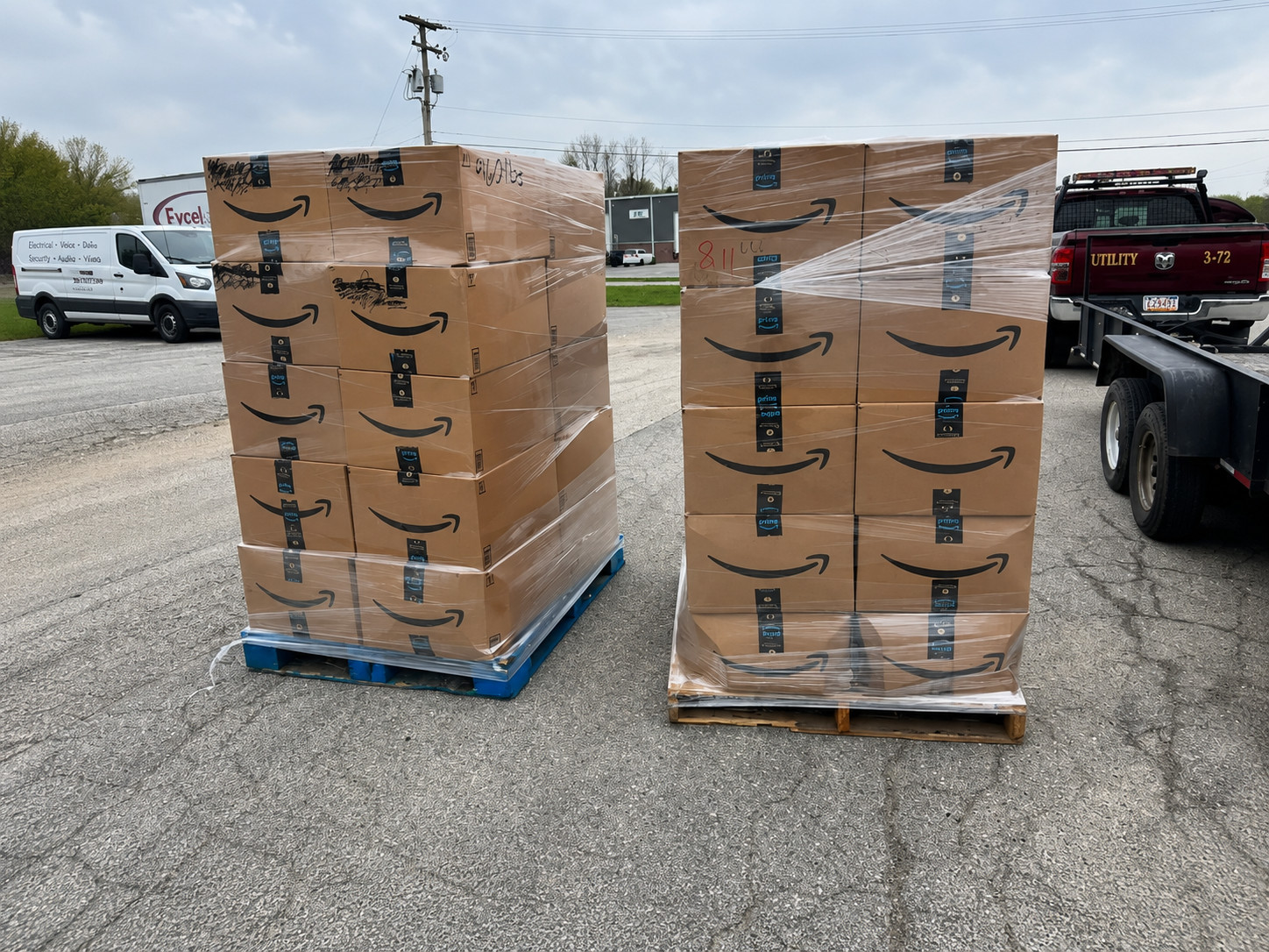 Amazon Mix Merchandise with Trending Household Products