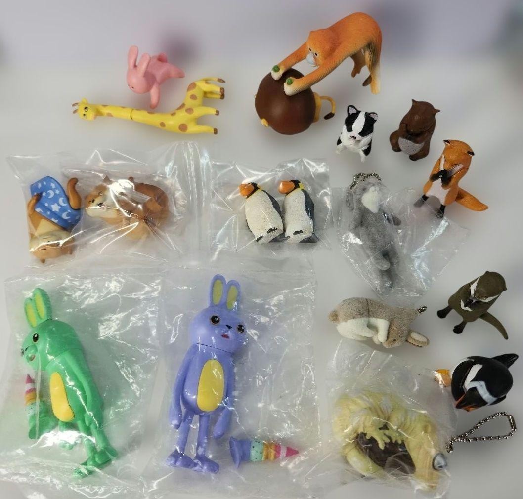 Gacha “Various unusual animal figures” 18-piece set