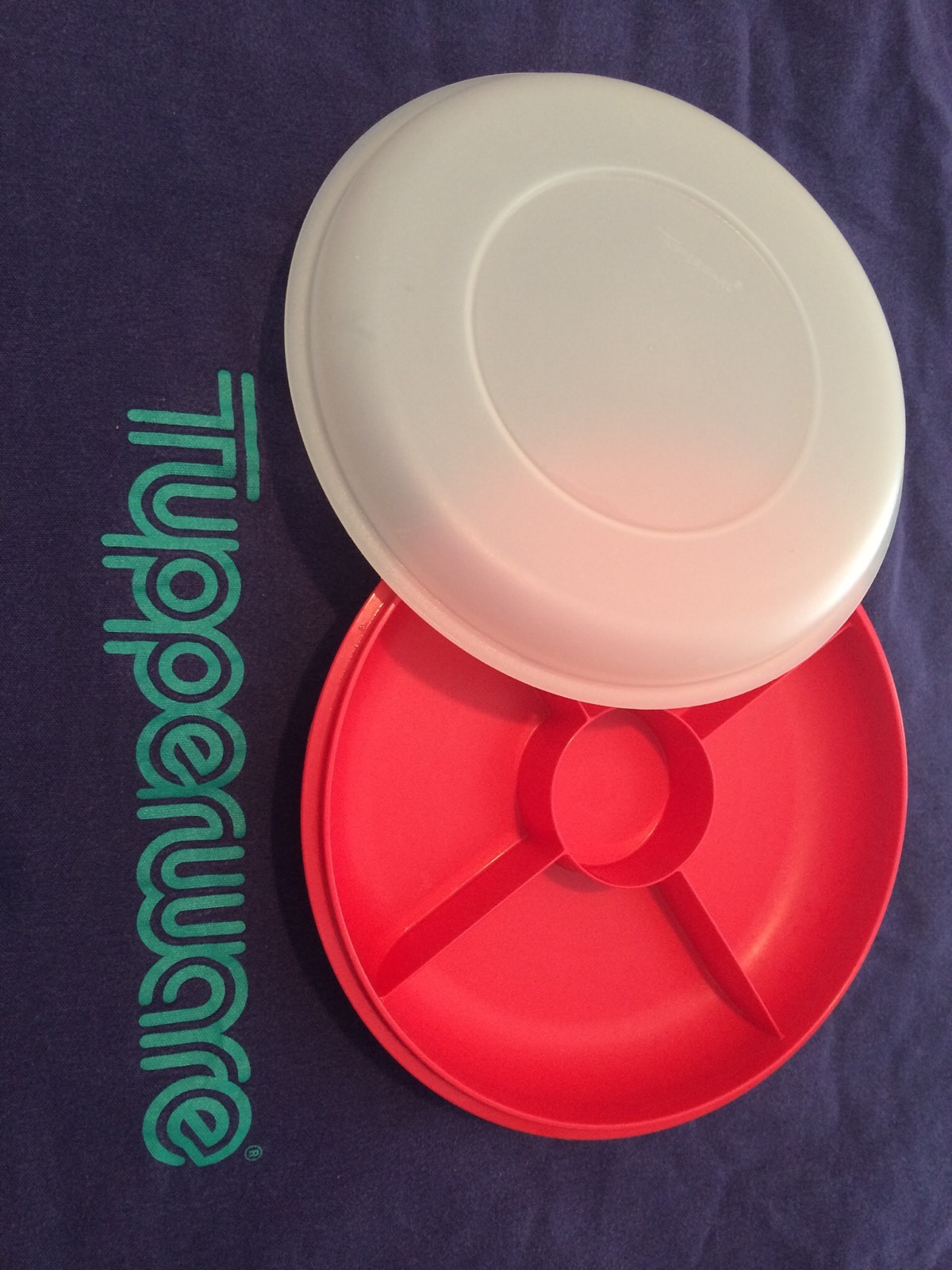 Tupperware New rare Small Serving Center Red w/ Sheer Seal