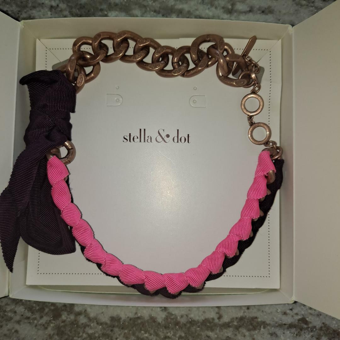 Stella & Dot Bella Bow Statement Necklace Mint Never Used FREE SHIPPING!