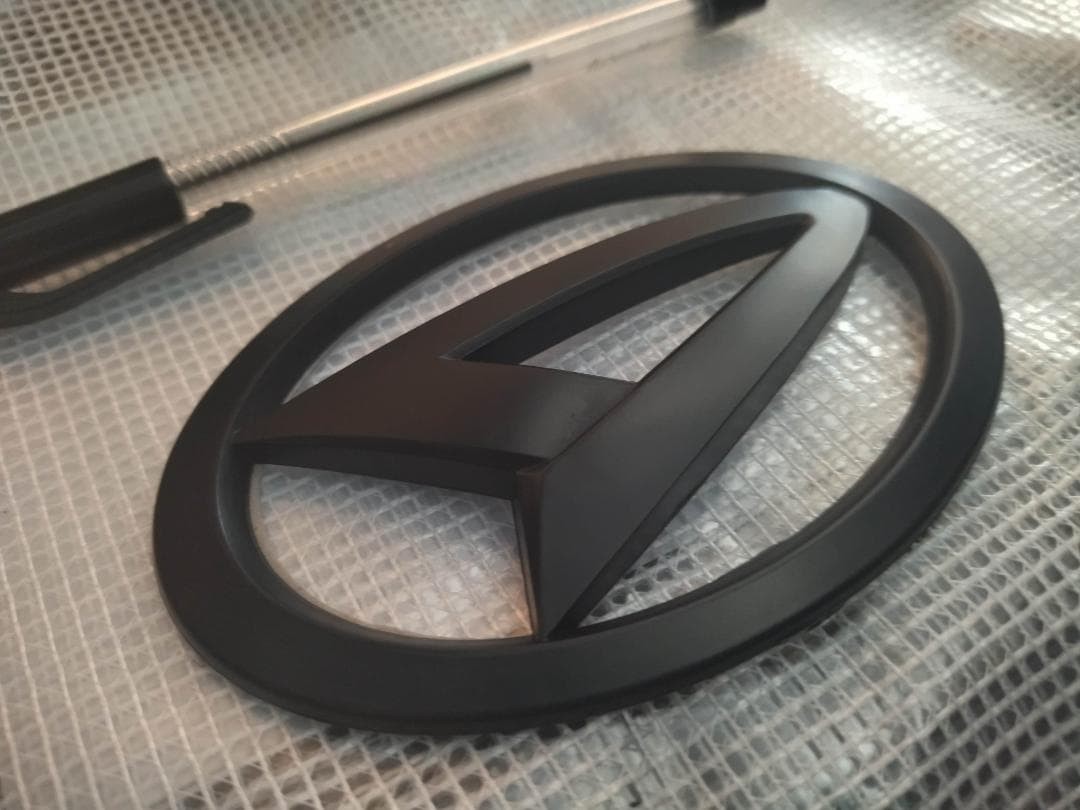 [11cm] DAIHATSU logo 3D emblem matte black