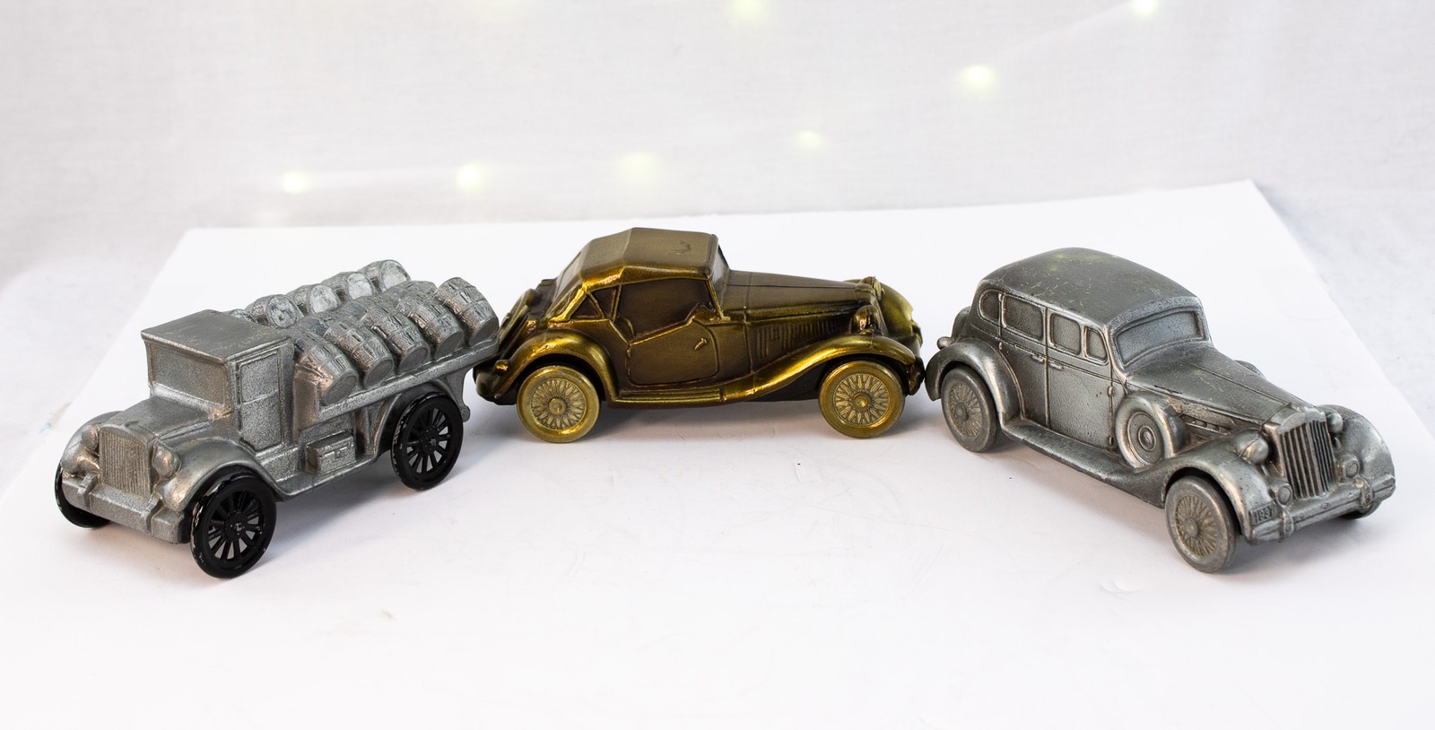 Vintage Style Cast Metal Coin Bank Car Set – Packard Sedan & Trucks (Set of 3)