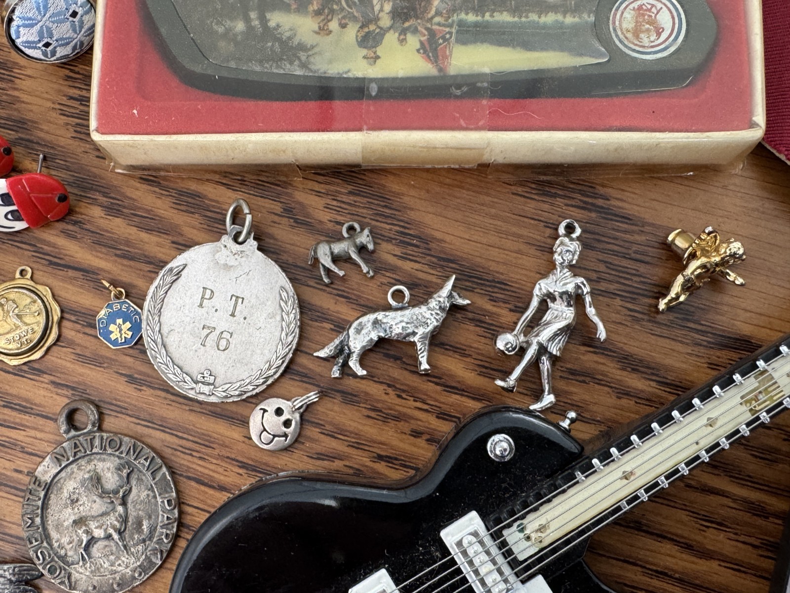 INVENTORY REDUCTION LOT – Collectibles Some 925 Knife Charms Bundesrat Key Chain