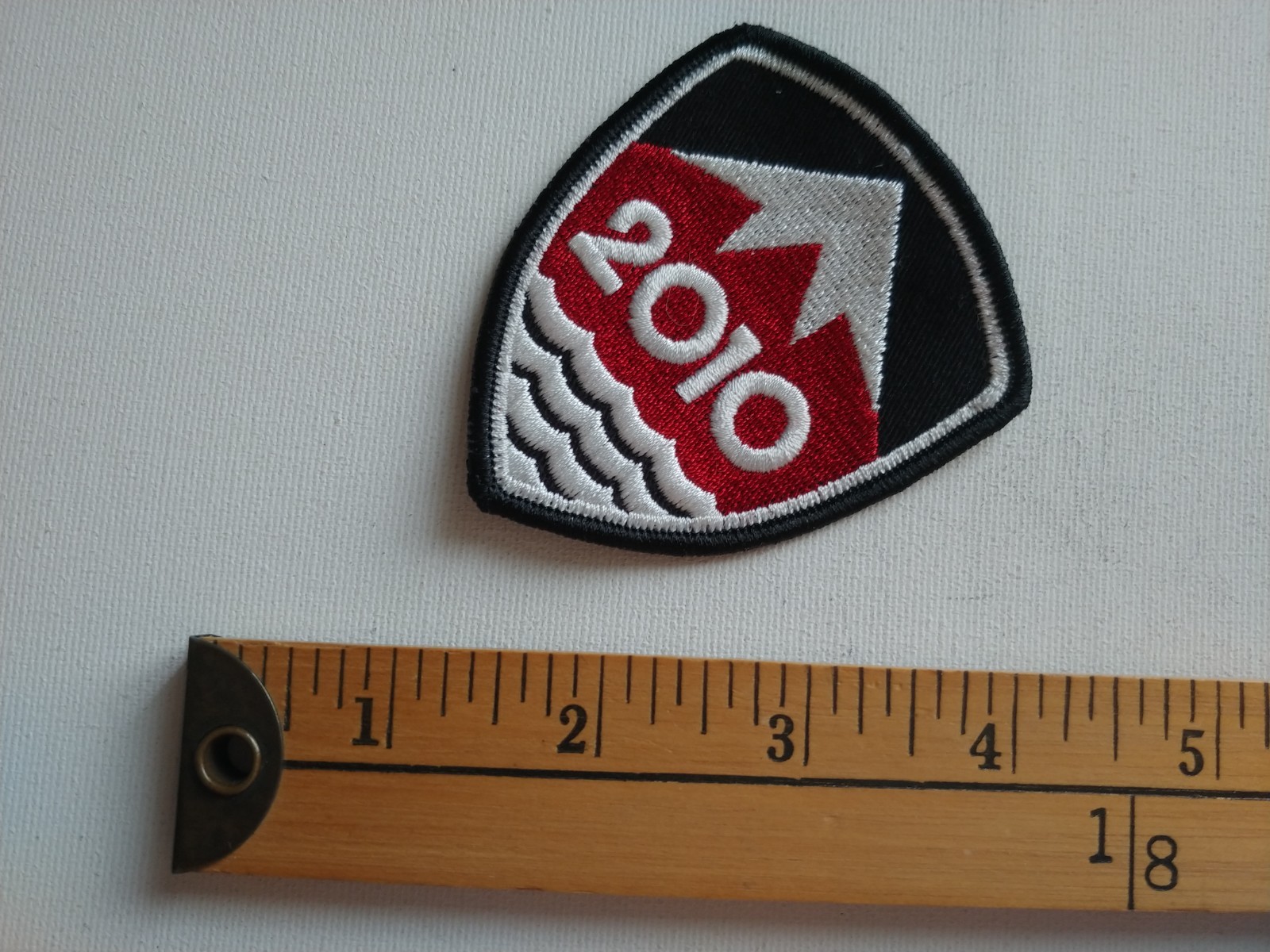 * 2010 BRITISH COLUMBIA BC CANADA OLYMPICS SLKI SKIING PATCH CREST ECUSSON *