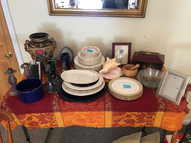 5 pound box lot – Estate Services Warehouse Sale-new/used items-see description8
