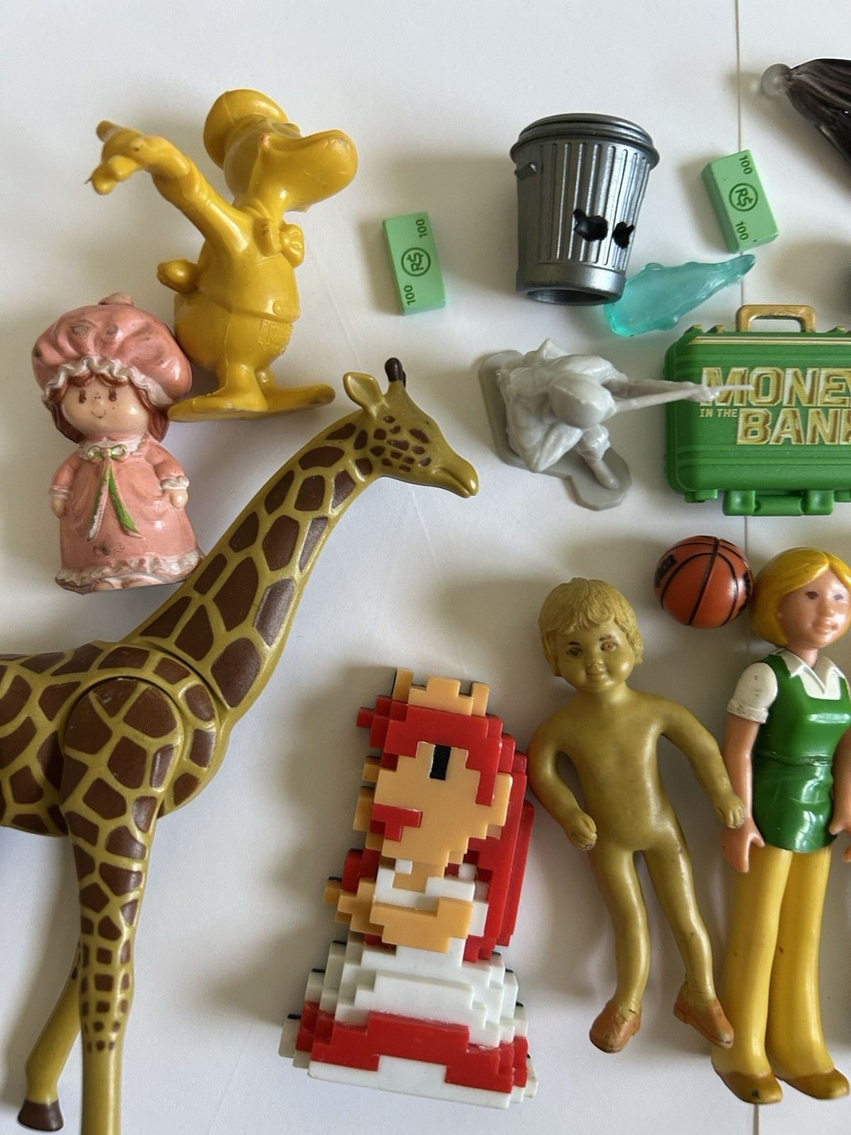 Junk Drawer Wholesale Flea Mrkt Vintage Figures F-P Disney Giraffe Shortcake Toy