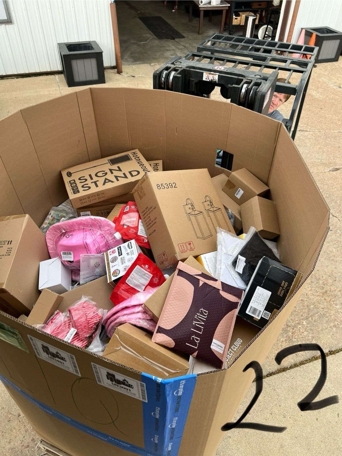 50 PCS – MYSTERY BOXES!!! LIQUIDATION BRAND NEW (( LARGE BOX )) Amazon Products!