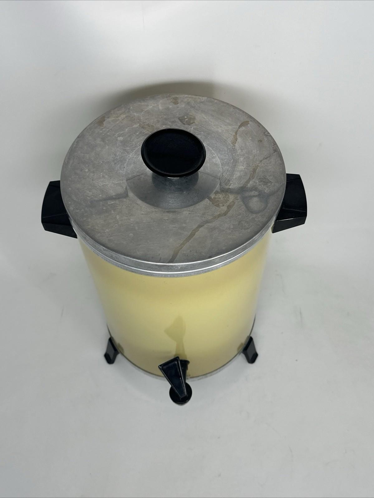 Vintage West Bend 33535 Percolator Coffee Maker Harvest Gold w/cord 12-30 Cups