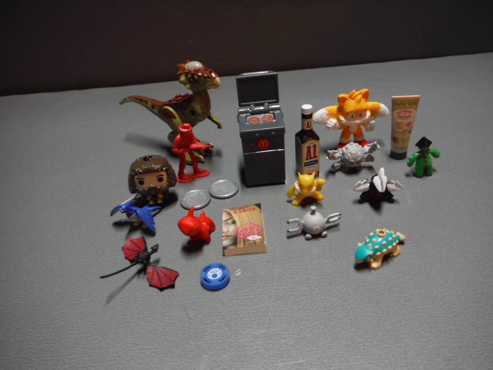 Vintage Cool Junk Drawer Lot Random Mixed Items 20 pcs Dino missing arm