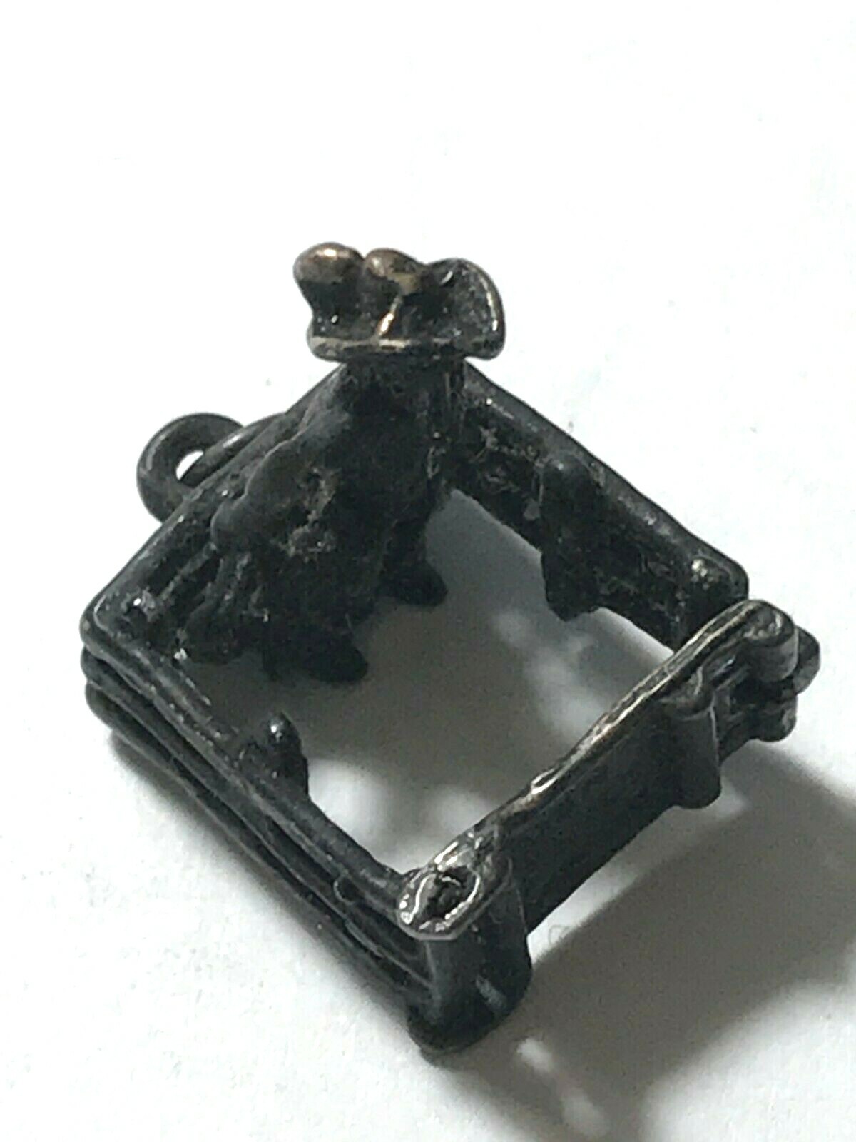 COLLECTABLE EXTRAVAGANZA Vintage DON’T FENCE ME IN CHARM sterling Silver SS-132