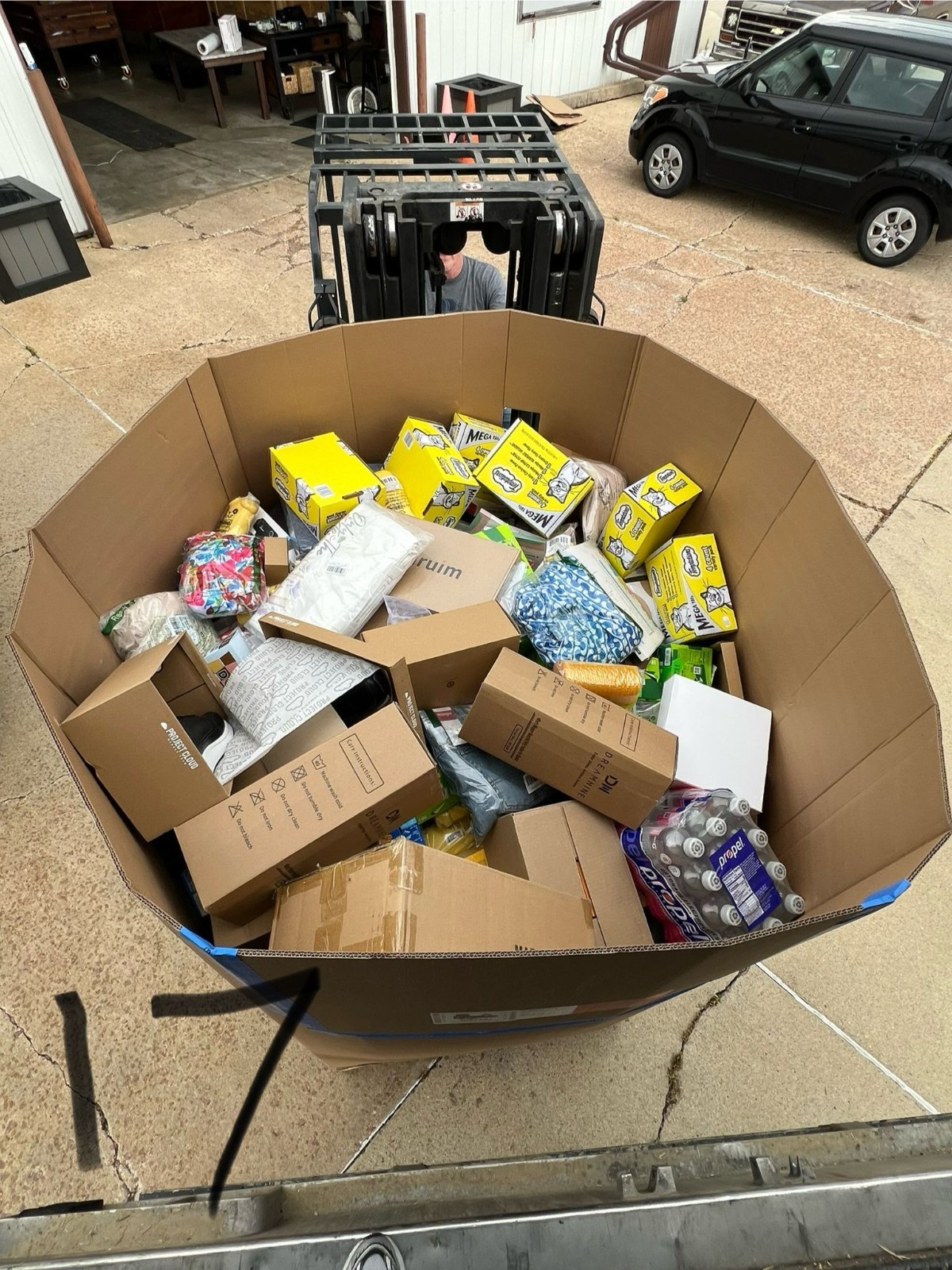 50 PCS – MYSTERY BOXES!!! LIQUIDATION BRAND NEW (( LARGE BOX )) Amazon Products!