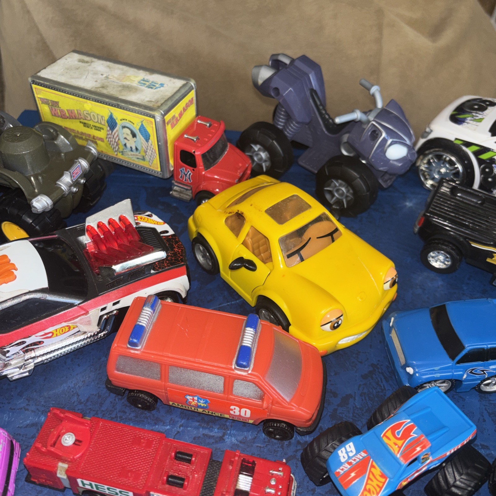 Toy Vehicles Junk Drawer Lot Of 20