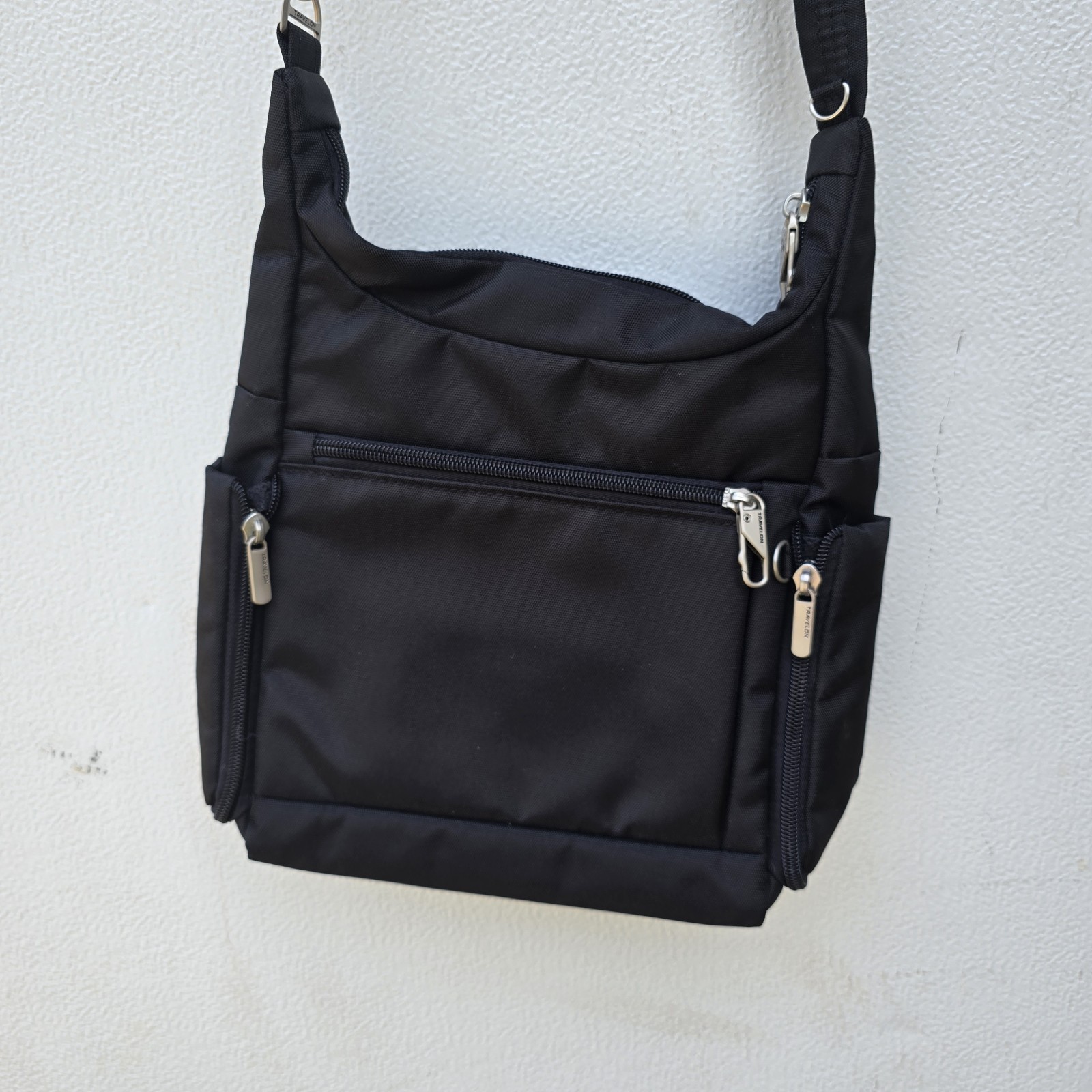 Travelon Anti-Theft Classic Messenger Bag, Black Handbag