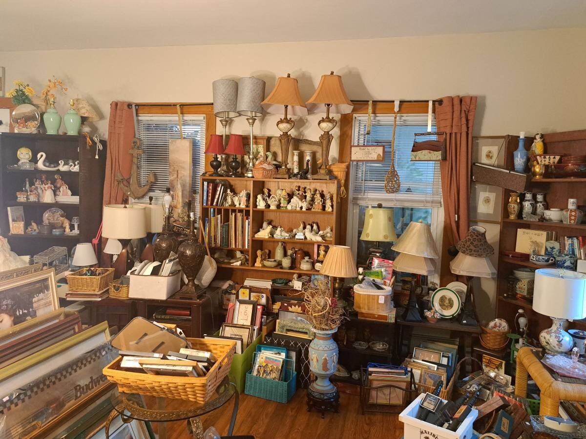Liquidation Box: 15 pounds-old & new varied items, private estate finds NY-#FR6