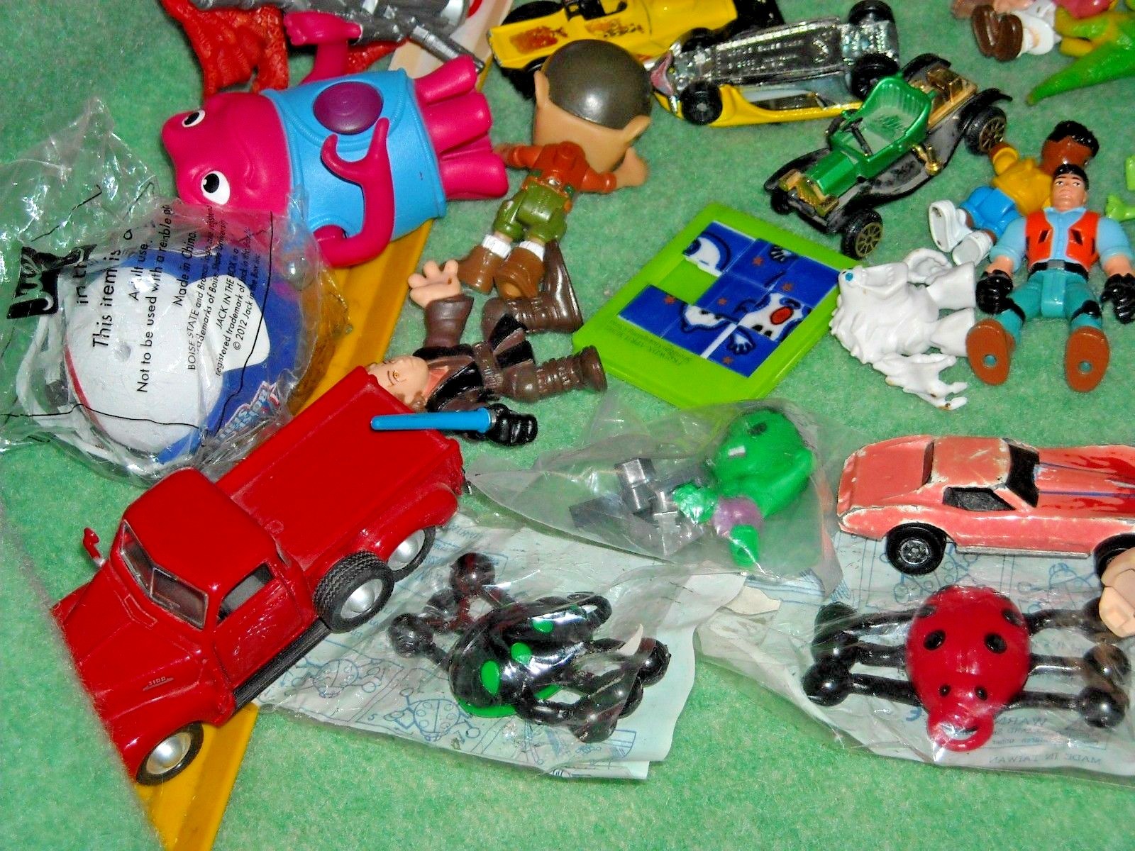 lot 3lbs 14.9 oz inbox of small toys collectables disney cartoons figures cars