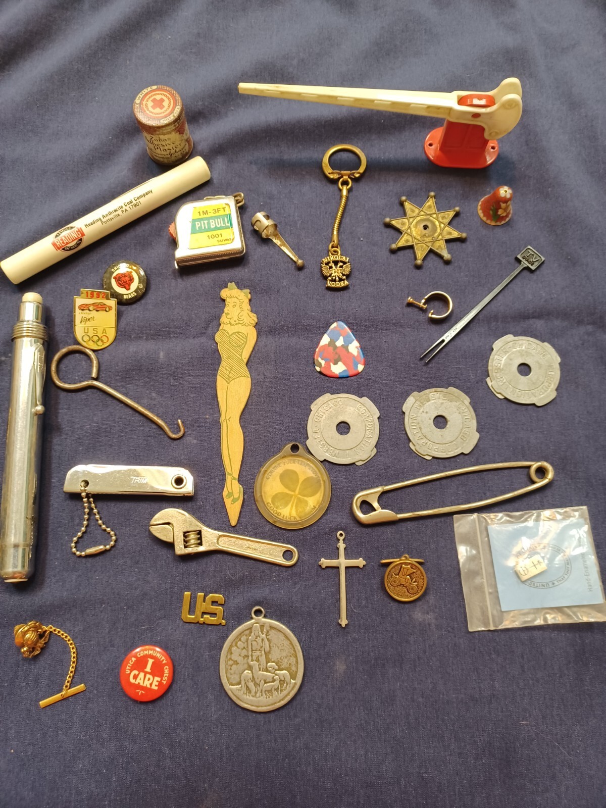 34 VINTAGE & ANTIQUE STORE AND FLEA MARKET ITEMS GREAT ASSORTMENT