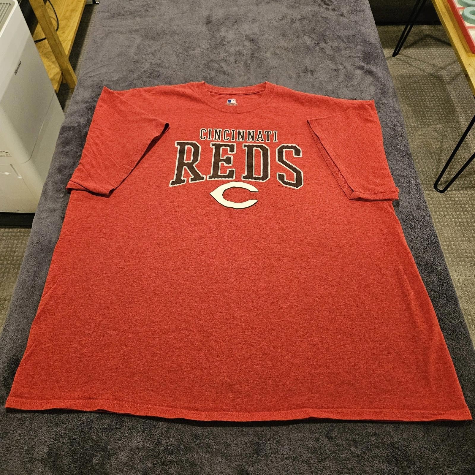 Cincinnati Reds Men’s Tshirt Size 2XL Red Majestic