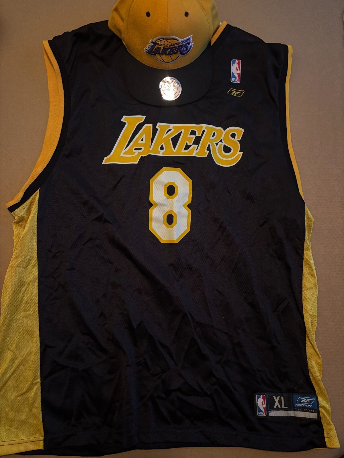 Vintage Reebok NBA Los Angeles Lakers Kobe Bryant 8 Black Jersey Xl & Lakers hat